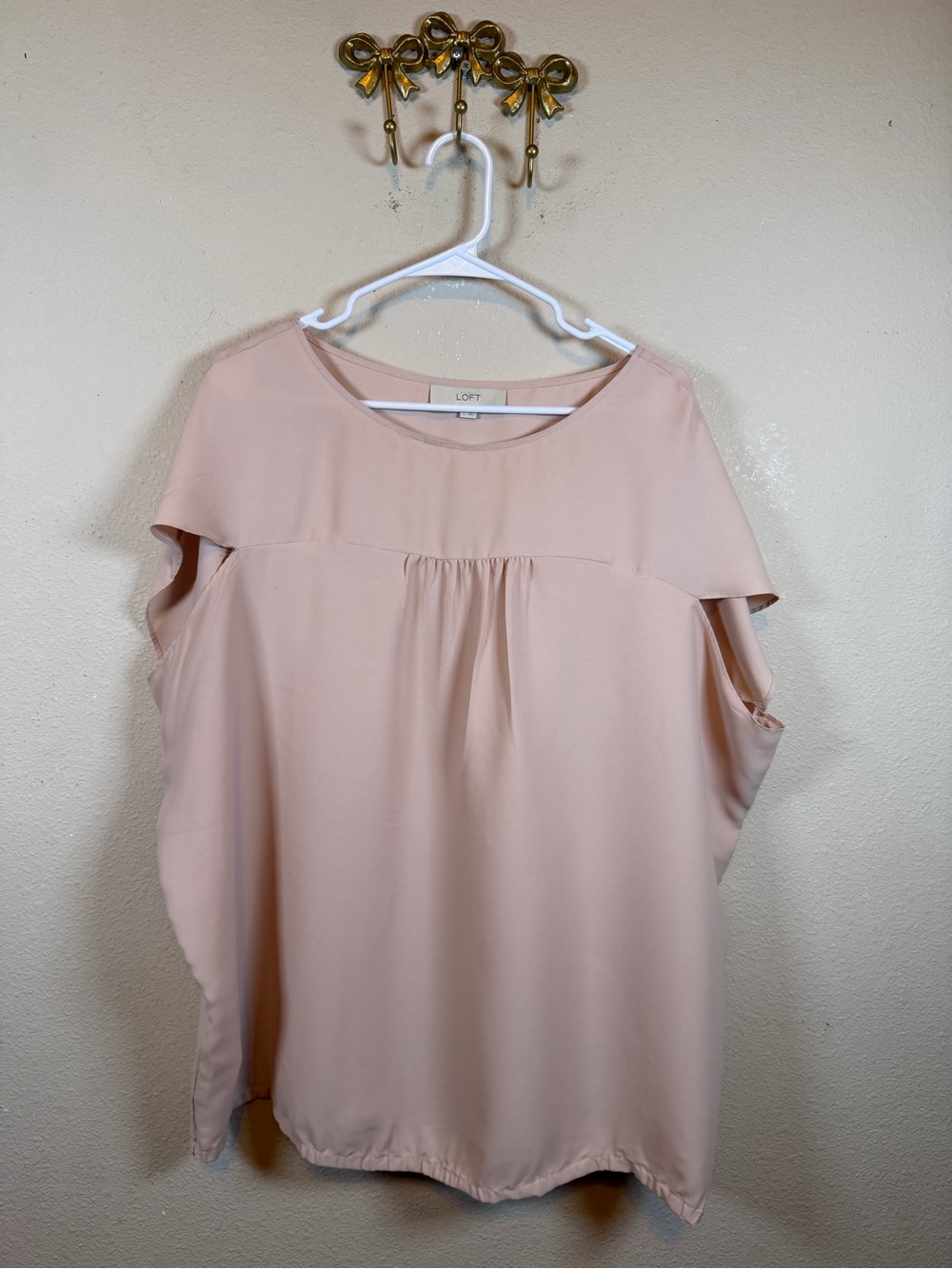 LOFT Pale Blush Short Flutter Sleeve Top with scoop neck. Size L